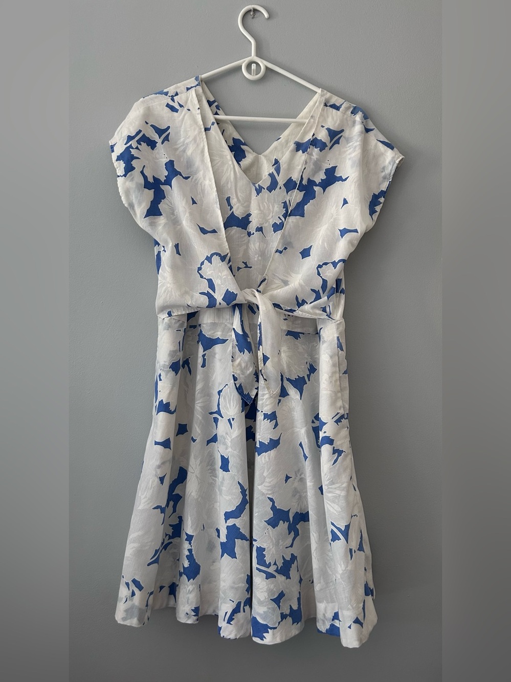 Summer dress with front ties